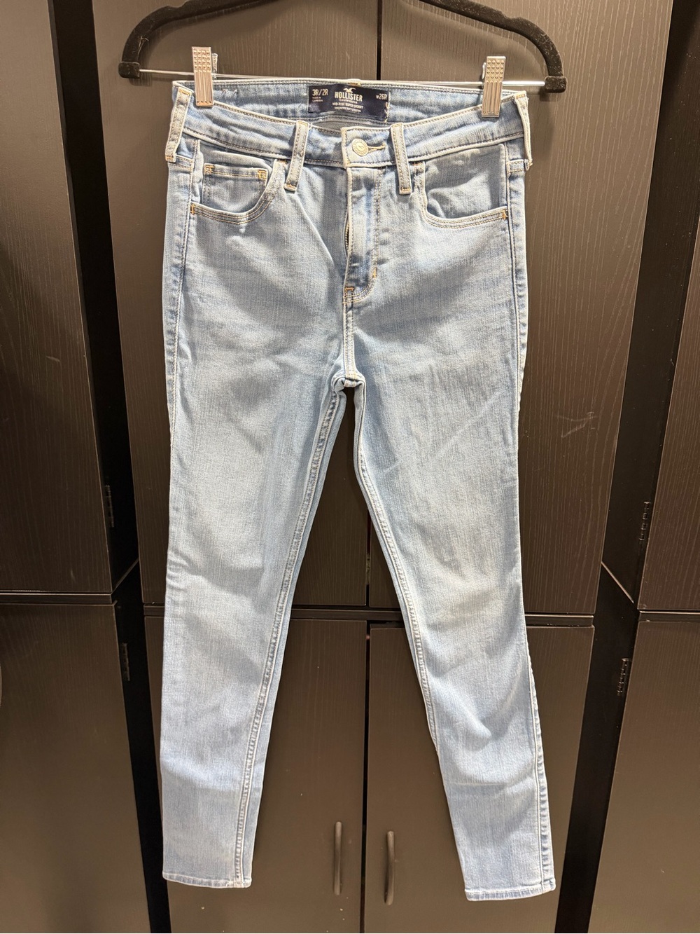 Hollister Light Wash Women's High-Rise Skinny Jeans